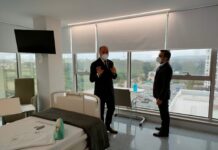 Alconchel visita las nuevas plantas del hospital Quirón Campo de Gibraltar