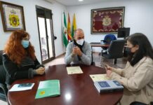 Ayuntamiento y UNED firman un convenio para la puesta en marcha de un aula universitaria