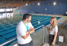 Deportes y el CN Los Barrios inician las jornadas extraescolares en la piscina cubierta
