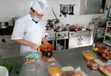 La Residencia San Ramón inicia su programa para llevar alimentos a personas mayores del municipio