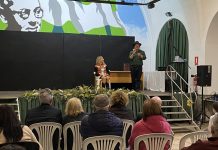 El mago Juan Luis Rubiales asombró y divirtió a mayores y pequeños con su actuación de “tahuromagia”