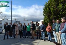 Los Barrios celebra el Día de la Bandera Andalucía con una ofrenda floral en la plaza de Blas Infante