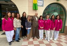 Los Barrios rinde homenaje al farmacéutico Domingo Bautista, por sus 45 años de servicio público en la villa