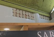 VOX alerta del peligro que supone el deterioro del Mercado tras la reciente caída de azulejos sobre uno de los puestos