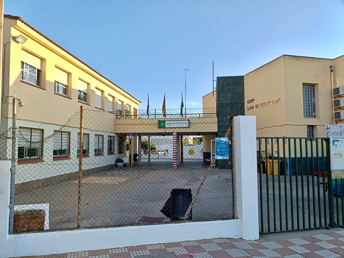 2025. Ceip Los Cortijillos. Fachada (2)