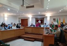 Los Barrios 100×100 y el Partido Popular rechazan la consulta popular sobre la gestión del polideportivo y avala la concesión a Reygadas Sports