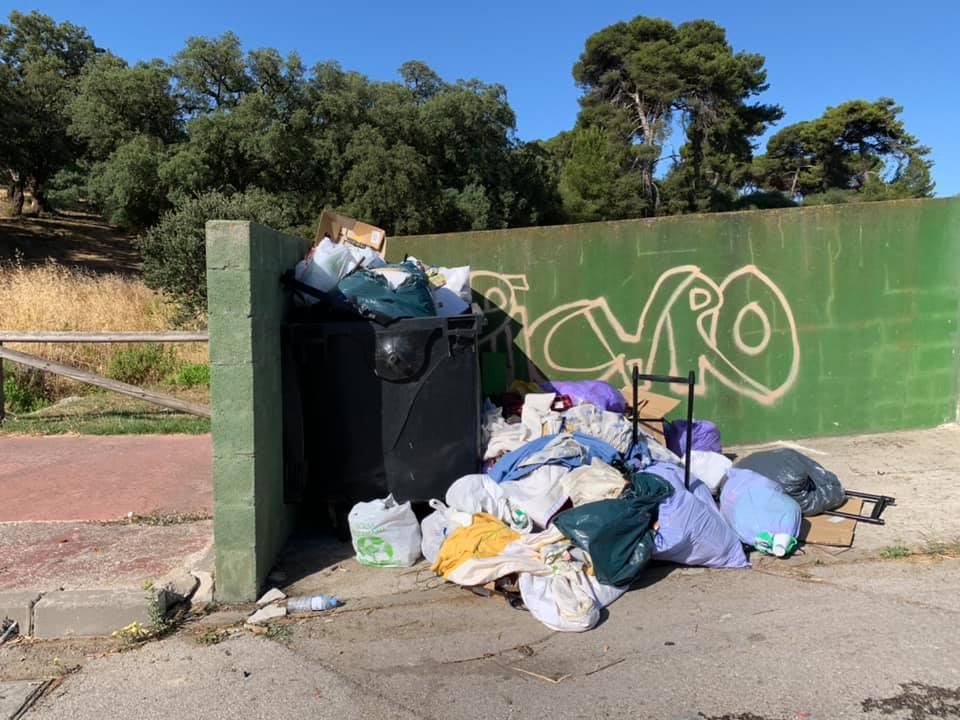 Contenedores la vega del golf
