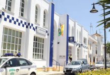 USB lamenta el cierre temporal de la Jefatura de Policía de Los Barrios con una reja