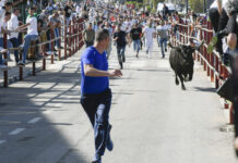 La Villa vive su Domingo de Resurrección con la fiesta del Toro Embolao