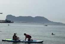 Casi setecientas personas participan en las clases gratuitas de kayak y paddle surf