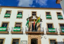 El Comité de Empresa protesta por ser excluido el personal laboral del reglamento de carrera profesional