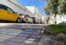 Perea denuncia el estado de “abandono palpable” del acerado en las calles de Los Barrios