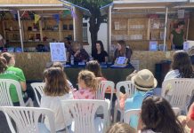 FOTOS | La III Feria del Libro realiza un taller infantil de marcapáginas y la presentación de “El tornado del enfado”