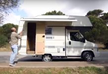 VÍDEO | Alconchel recorre el municipio en una autocaravana para estar más cerca de los vecinos