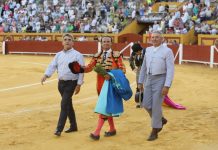 Indulto de Ferrera a “Verones” y la terna a hombros en Algeciras