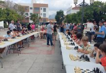 FOTOS-VÍDEO | El ajedrez, protagonista en el Paseo y en el Pósito