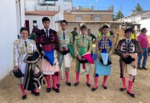 Ángel Delgado puerta grande, Miriam Cabas una oreja