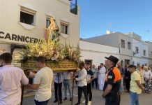 LA CRÓNICA | La barriada de San Isidro acoge hoy a la imagen de la patrona en el día del Rosario de la Aurora