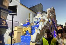 FOTOS | El centro de la villa se llena de alegría e ilusión con la cabalgata de los Reyes Magos de Oriente