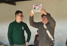 Joaquín Correro gana el concurso de acertar ‘a ojo’ las tagarninas recolectadas