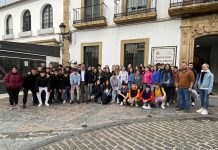 FOTOS | El Ayuntamiento da la bienvenida a los estudiantes franceses de Charlevilles-Mézières que visitan esta semana la villa