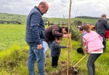 Ayuntamiento y la Unión Ciclista Barreña colaboran en la reforestación de los itinerarios periurbanos del municipio