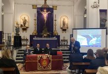 FOTOS | Manuel García del Río diserta sobre “La Pasión de Cristo desde el punto de vista médico” en la parroquia de San Isidro Labrador