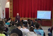 Algarbani habla sobre la historia de Los Barrios entre los años 1931 a 1943 para alumnos de bachillerato