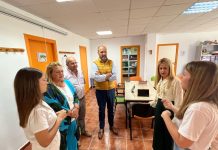 Visita municipal a la sede de la Asociación de Alzheimer Barreño para conocer las mejoras realizadas por el Ayuntamiento
