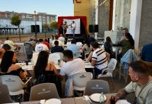 La Barreñisima, grupo de Los Barrios, ganador del concurso “Coplas a Nudillos” de la Asociación Carnavalera Barreña