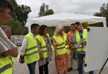 La Junta realiza obras para reparar e izar un tablero de un puente de la A-381 en Los Barrios