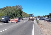 La Junta concentra el tráfico en la calzada izquierda de la A-381 en el kilómetro 83,6 para reparar e izar un tablero de un puente en Los Barrios