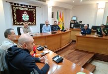 Alconchel y Dávila reciben a los seis policías locales a su vuelta de Valencia tras ayudar a los afectados por la DANA
