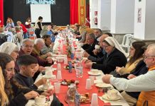 FOTOS | La Residencia de Ancianos San Ramón Nonato ofreció a sus internos su merienda de Navidad