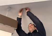 La campaña del Consorcio de Bomberos ‘Los detectores salvan vidas’ llega a  Los Barrios