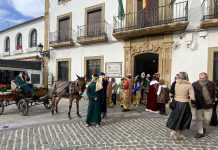 FOTOS | Recepción a sus Majestades por parte de las autoridades municipales en el ayuntamiento