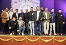 FOTOS-VÍDEO | La Asociación Cultural Carnavalera Barreña entregó sus insignias de oro y el premio ‘Curro Batalla’ a Antonio Ortega