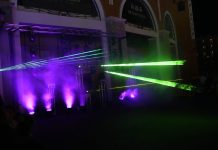 FOTOS | VÍDEO. Malestar de vecinos ante el espectáculo de luces del cierre de la feria