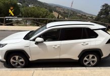 La Guardia Civil recupera en Los Barrios tres vehículos Toyota Rav 4 robados en Sevilla