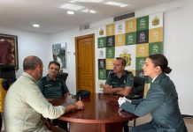 El alcalde recibe a la nueva Comandante de Puesto Principal de la Guardia Civil en Los Barrios