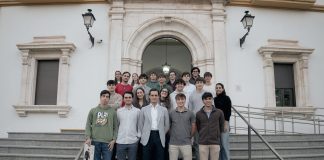 David Galván durante la tertulia con los residentes del Colegio Mayor Hernando Colón de Sevilla.
