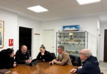 Alconchel presenta a Bahía de Palmones el proyecto de reforma de la Casa del Inglés