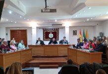 El gobierno de Los Barrios impone sus presupuestos para 2026 entre duras críticas por la venta de patrimonio