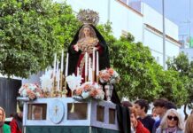 La Virgen de Amparo y Esperanza procesiona por las calles de Los Barrios