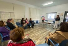 El Centro de Orientación Familiar acoge un taller de bienestar y autoconocimiento por el Día de la Mujer