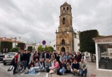 El Ayuntamiento da la bienvenida a nuevos estudiantes belgas de Roeselare que visitan esta semana la villa