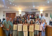 El Ayuntamiento de Los Barrios rinde homenaje a los mejores expedientes de Bachillerato