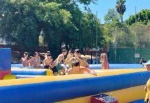 La Gran Fiesta del Agua reúne a numerosas familias en el Polideportivo San Rafael