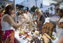 FOTOS | La exitosa jornada inaugural del sexto mercado de la moda y el complemento en el paseo de la constitución