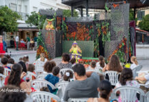 FOTOS | El Paseo acogió una obra de teatro infantil repleta de humor y magia para el público familiar